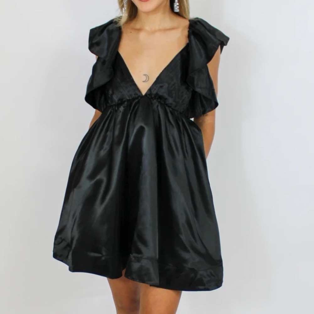 Mable Women’s satin mini dress | Ruffle sleeves open back bow Size small